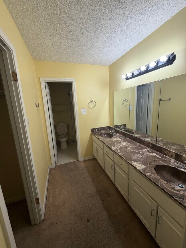 Building Photo - 4361 Bennett Wood Dr