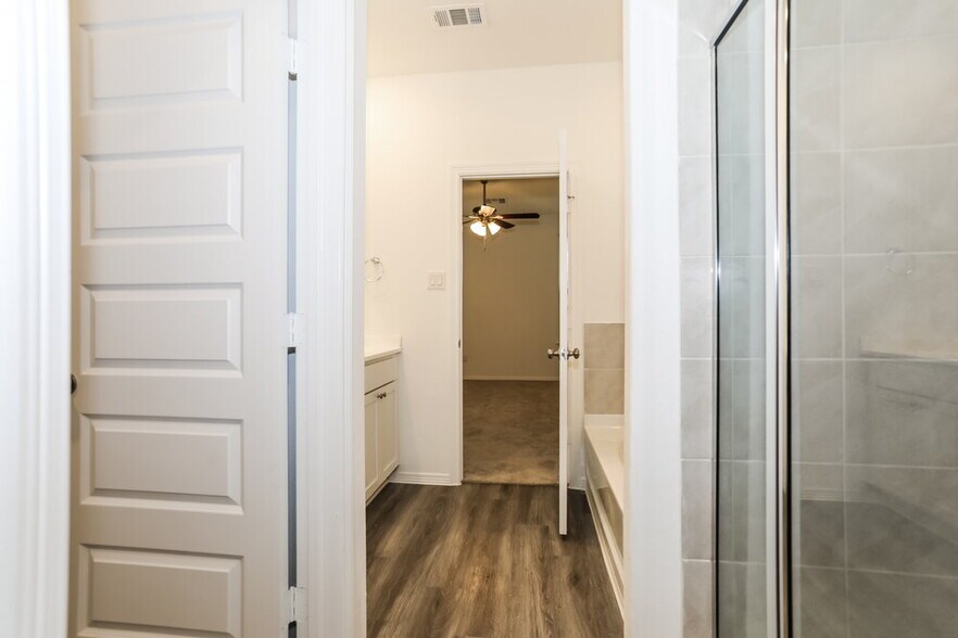 Building Photo - 16726 Rover Ln