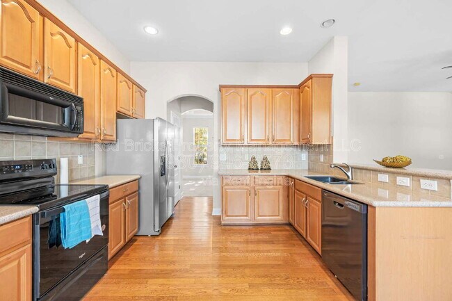 Building Photo - 10411 Alvarado Way