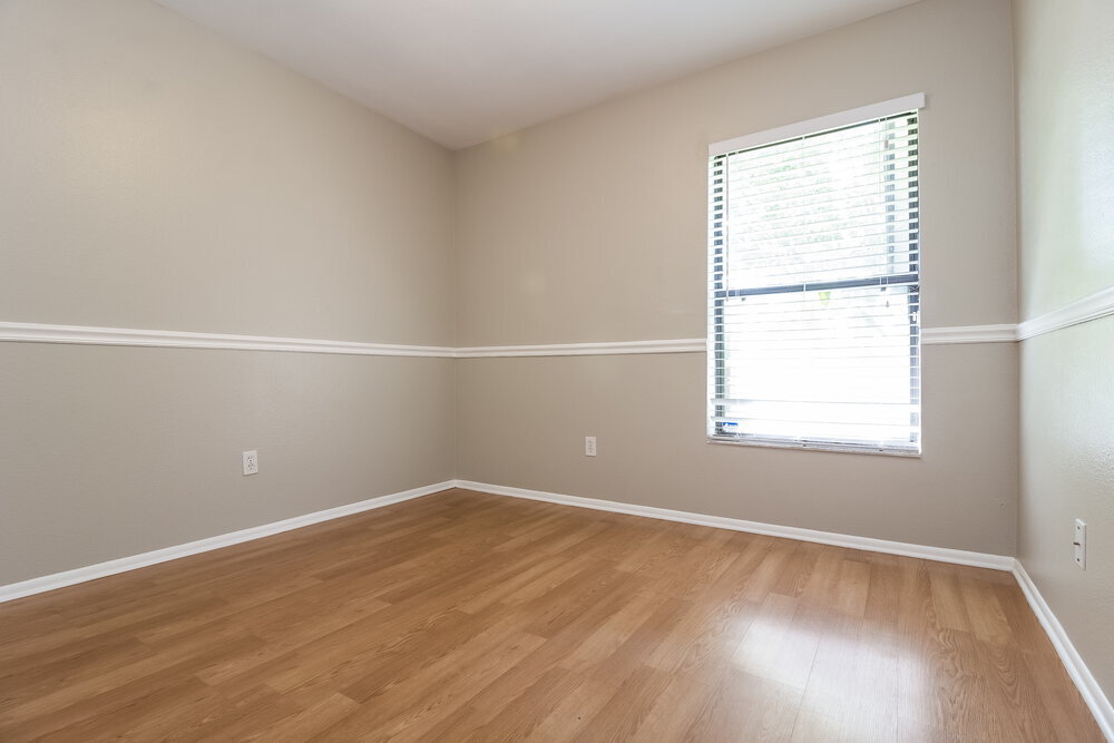 Building Photo - 1042 Alpug Ave