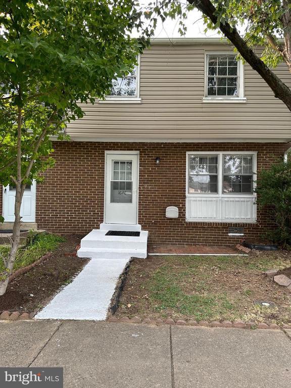 Building Photo - 1628 Fort Fisher Ct