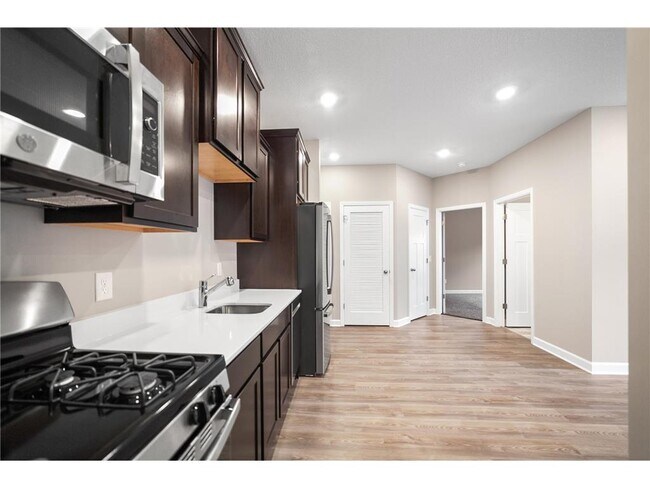 Building Photo - 11300 Creekside Trl N