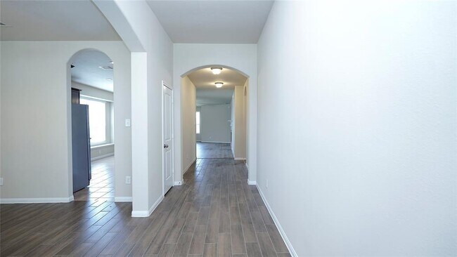 Building Photo - 24715 Colonial Elm Dr
