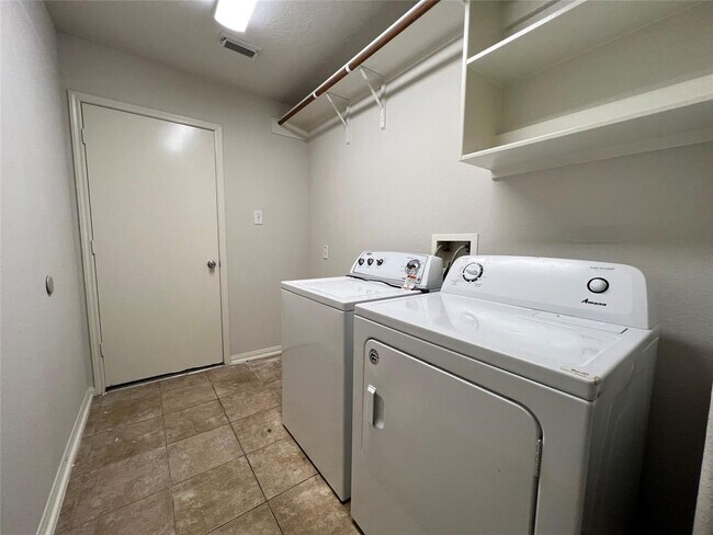 Building Photo - 13006 Balsam Lake Ct