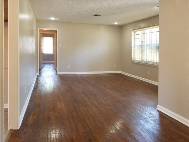 Building Photo - 4942 Rockport Dr