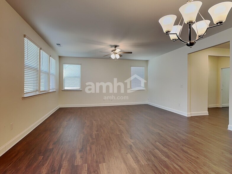 Building Photo - 7027 Garrett Ct