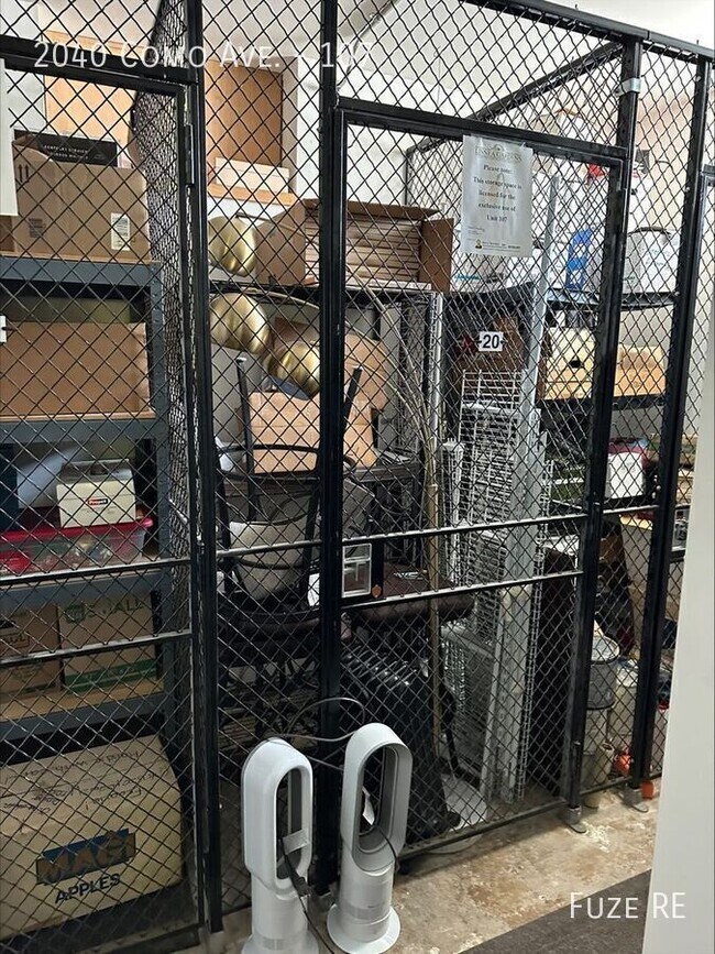 Building Photo - 2040 Como Ave