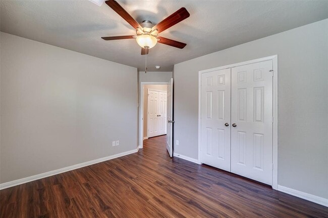 Building Photo - 1042 Tomball Downs Dr