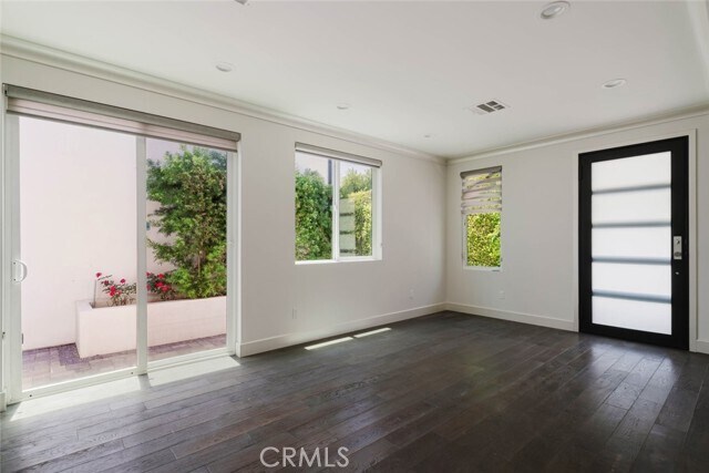 Building Photo - 4418 Kingswell Ave