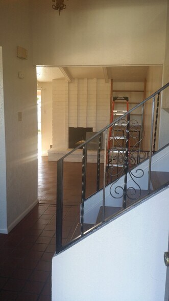 Building Photo - 2200 Cleopatra Pl NE