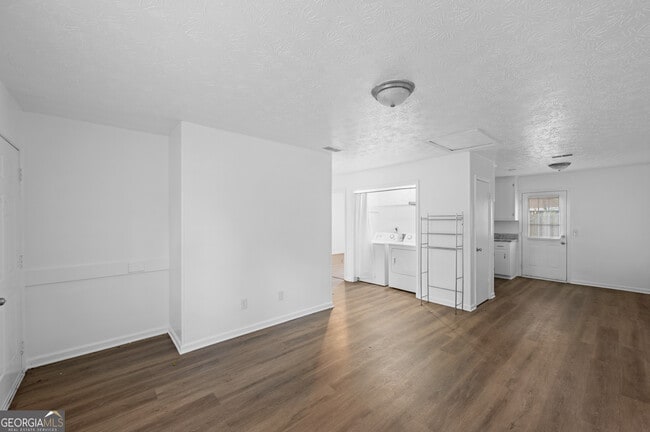 Building Photo - 1012 Davis St