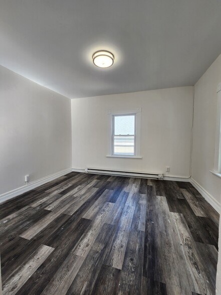 Building Photo - 92 Twiss St