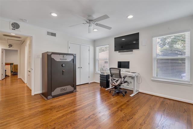 Building Photo - 6815 Ravendale Ln