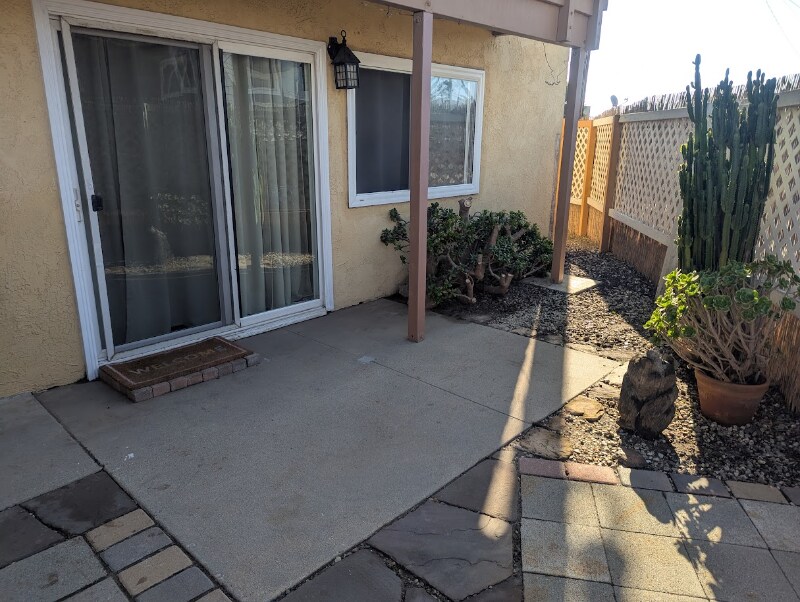 Building Photo - 216 Melrose Dr