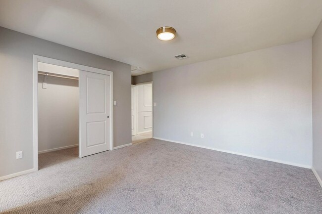 Building Photo - New Townhouse NE Heights 2/bedroom 1.5/bath 1/CG
