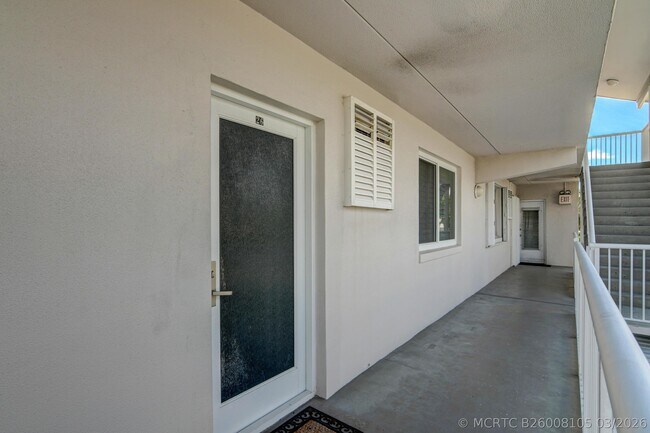 Building Photo - 2730 Banyan Rd