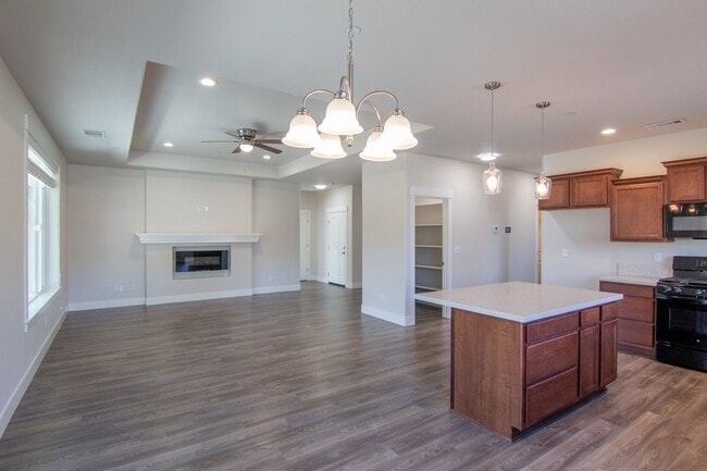 Building Photo - Newer Home for Rent in North Redding CA | $500 Off, Solar, Garage, Near I-5