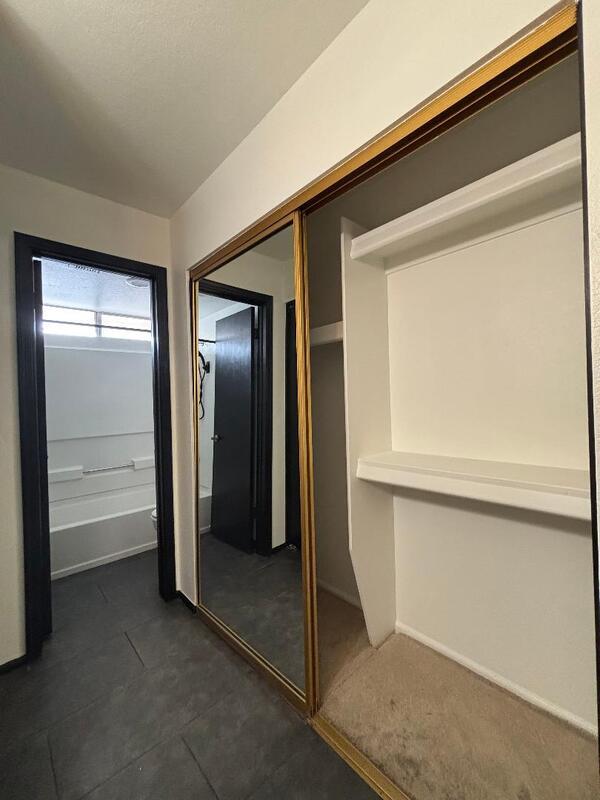 Building Photo - 10610 S 48th St