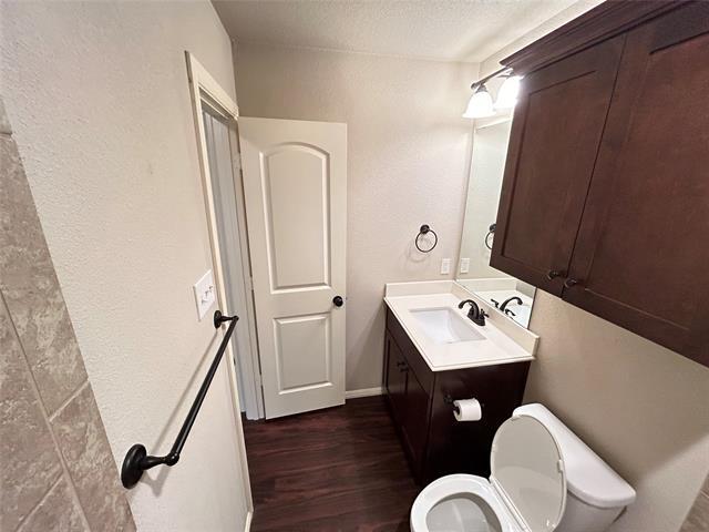 Building Photo - 221 E Cooper St