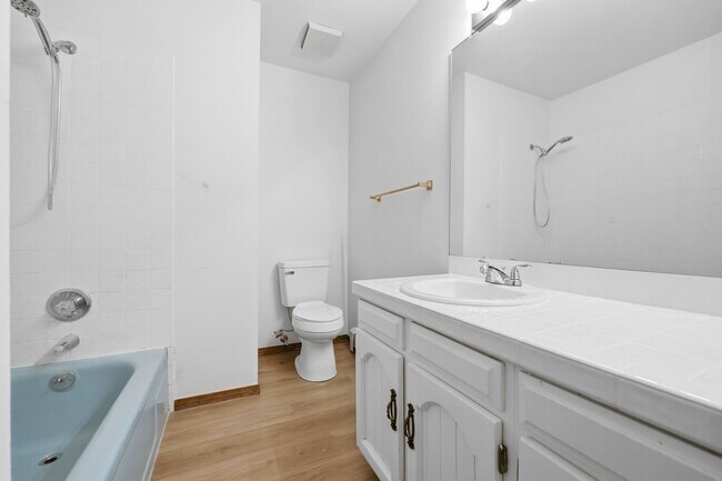 Building Photo - 7573 Lee Dr