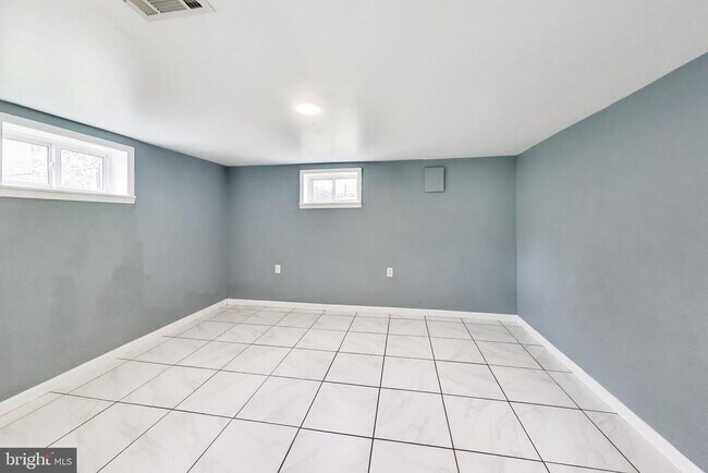Building Photo - 7215 Normandy Ln