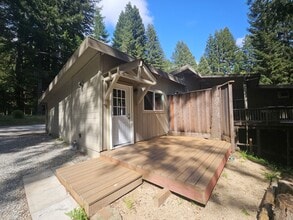 Building Photo - 333 Daken Brook Dr
