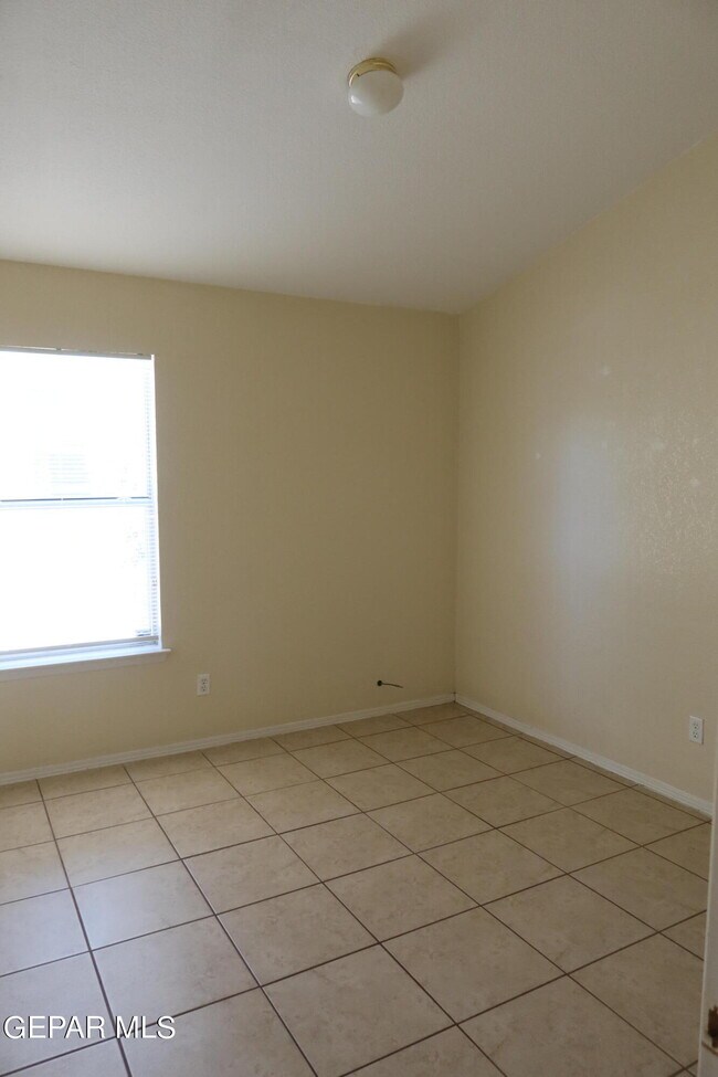 Building Photo - 11884 Belfry Park Dr