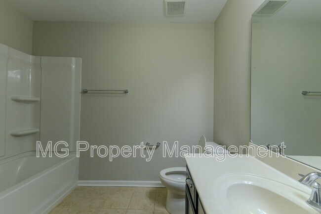 Building Photo - 2745 Sawbridge Ln
