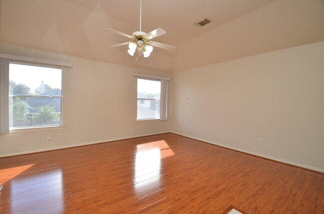 Building Photo - 8815 Barron Wood Cir E