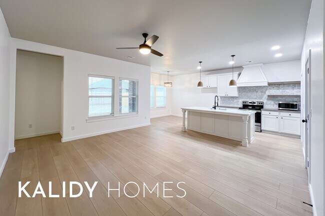 Building Photo - 12504 SW 12th St