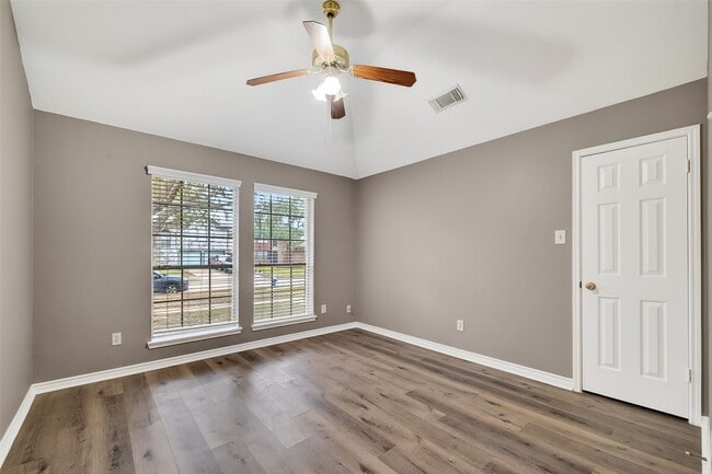 Building Photo - 1707 Bonnie Lea Ln