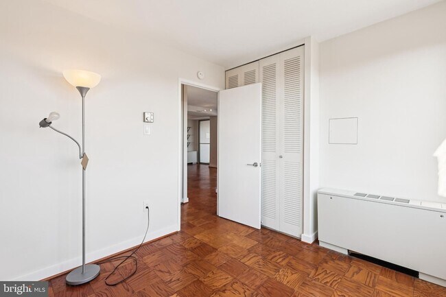 Building Photo - 1301 Delaware Ave SW