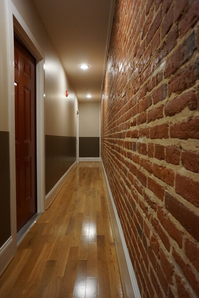 Building Photo - 511 Park Ave