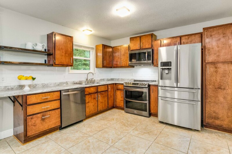 Building Photo - 4998 Carlyn Dr