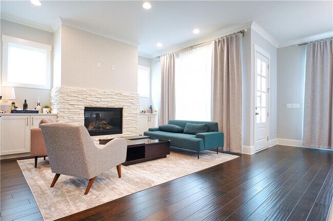 Building Photo - 6030 Richwood Cir