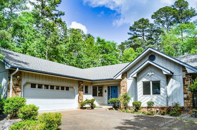 Building Photo - East Gate Area | Home | Unfurnished