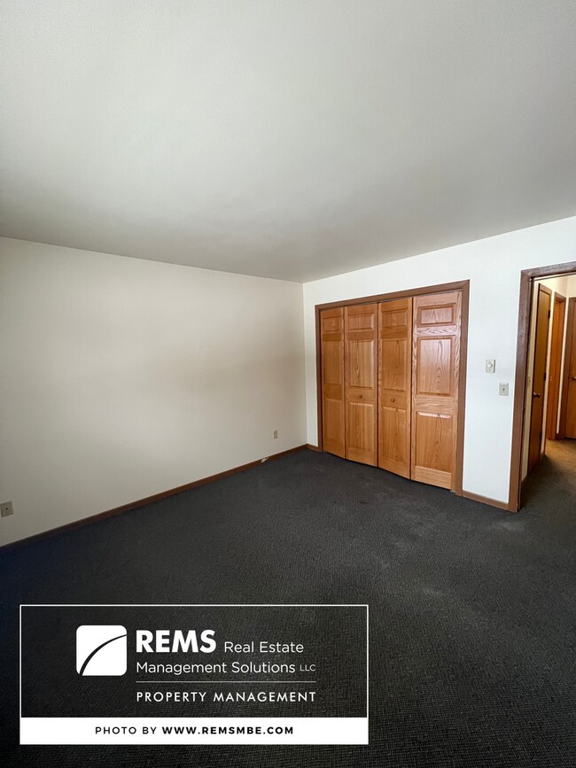 Building Photo - 503 7th St