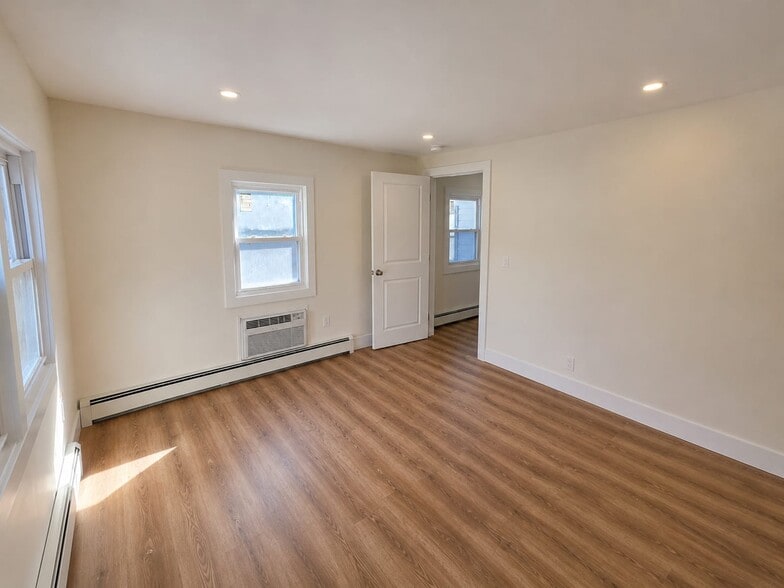 Bedroom 1 - 109 Ralph St