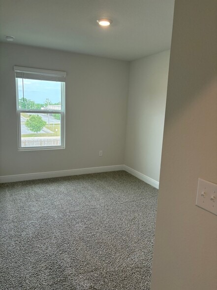 Building Photo - 4051 Pendragon Cir