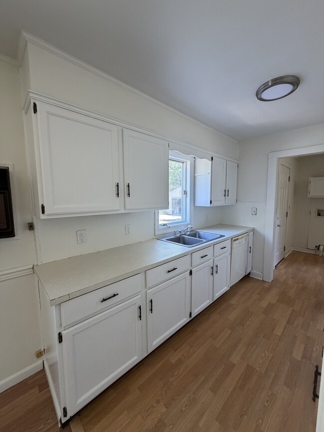 Building Photo - 1108 Brittingham St