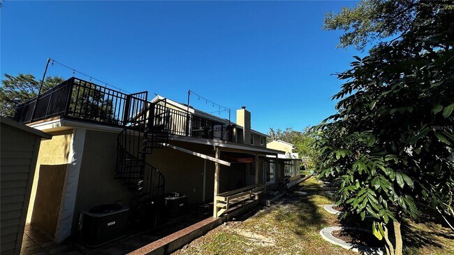 Building Photo - 2101 Good Homes Rd