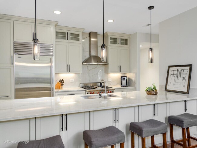 Building Photo - 24 N May St