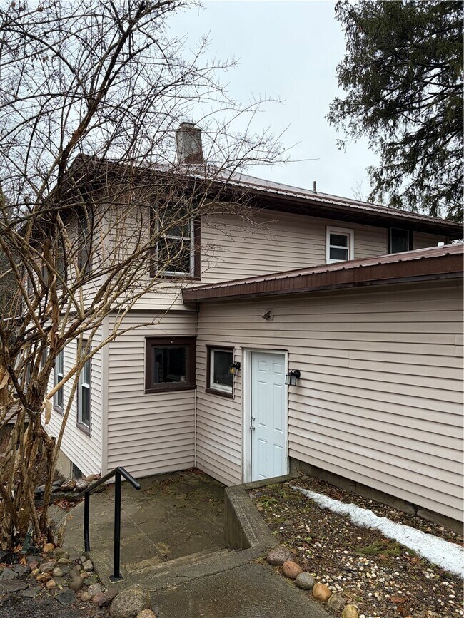 Building Photo - 1538 Slaterville Rd