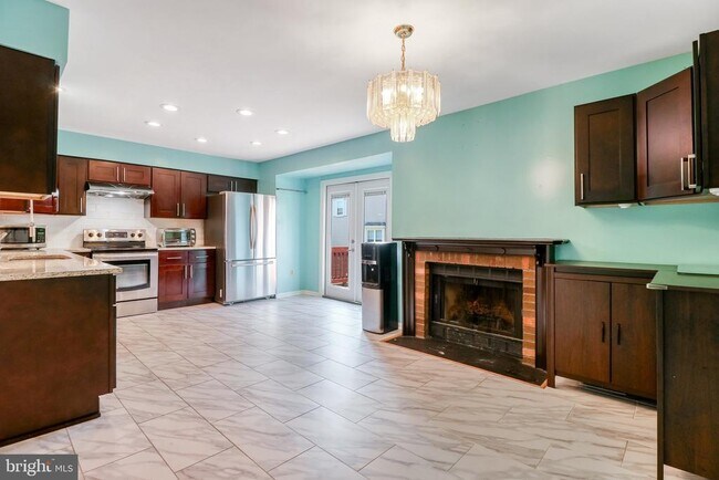 Building Photo - 3964 Rosebay Ct
