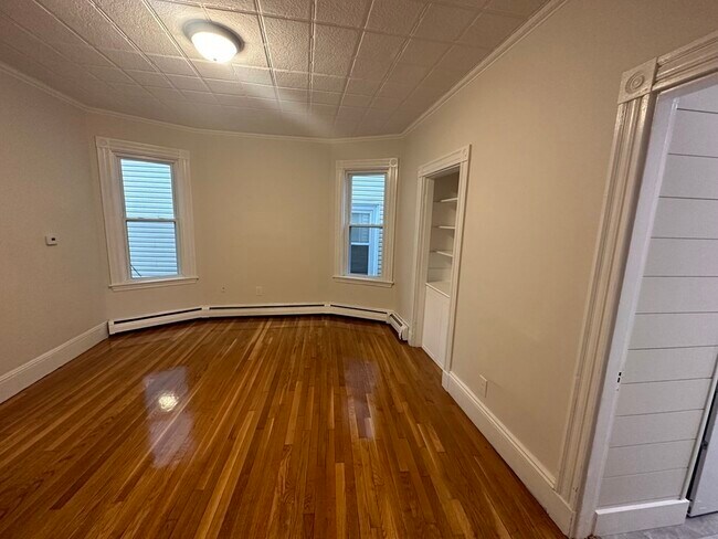 Building Photo - 24 Melvin St