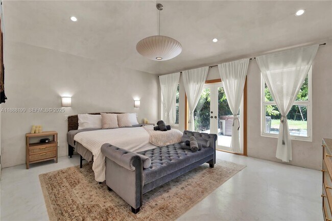 Building Photo - 520 Bay Point Rd