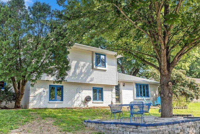 Building Photo - 4425 E Cambridge Ct