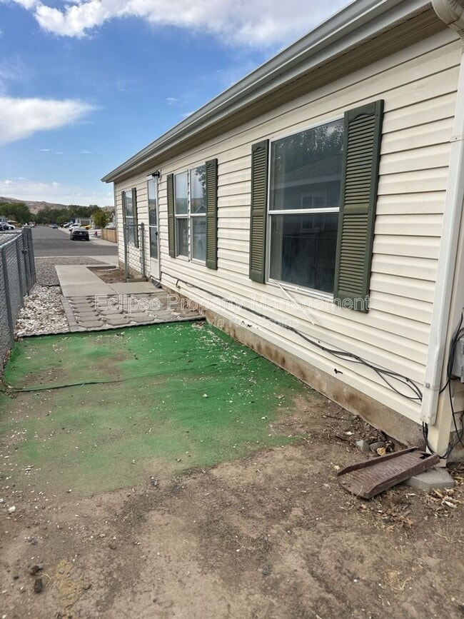 Building Photo - 187 Honeysuckle Cir