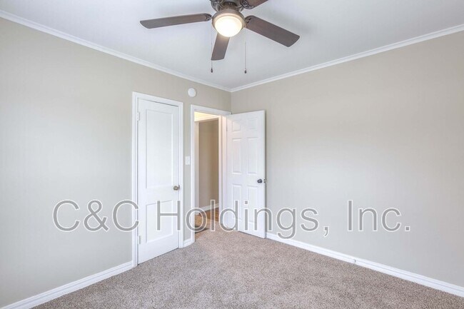 Building Photo - 1446 S Erie Ave