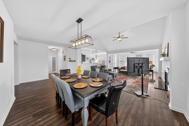 Building Photo - 2719 Van Cliburn Cir